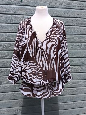 Jones New York Brown & White Zebra Print Tunic Blouse